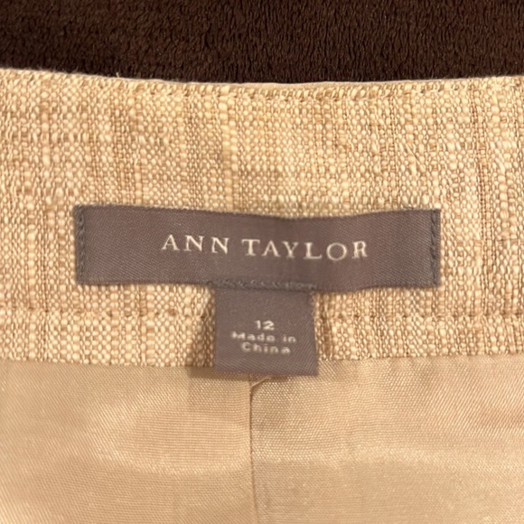 🍾HP💕Ann Taylor embellished jacket. Linen with beads and sequins. Hook close. - Picture 7 of 7